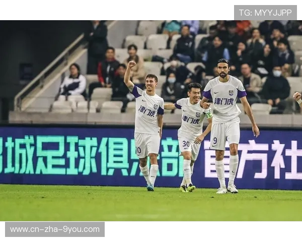 津门虎奋勇拼搏展现天津足球精神再续辉煌征程迎接新赛季挑战